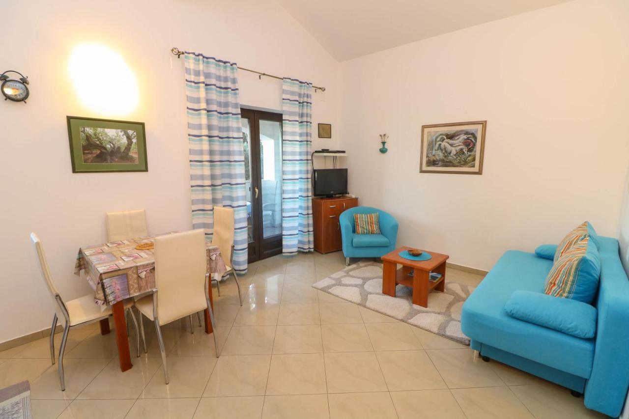 באסקה Apartments Blue And Green With Balcony מראה חיצוני תמונה