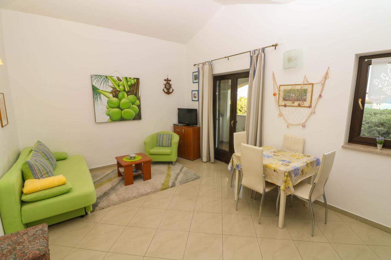 באסקה Apartments Blue And Green With Balcony מראה חיצוני תמונה