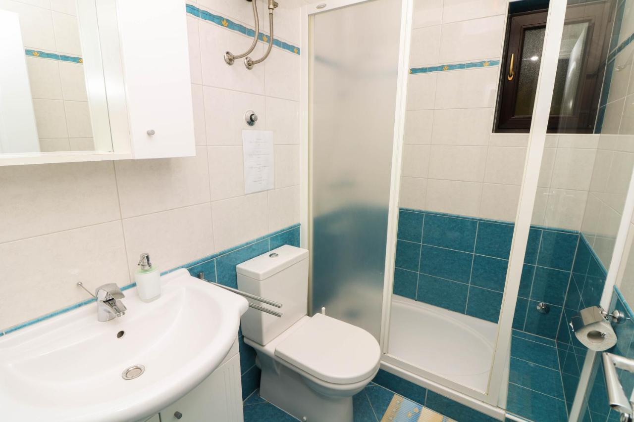 באסקה Apartments Blue And Green With Balcony מראה חיצוני תמונה