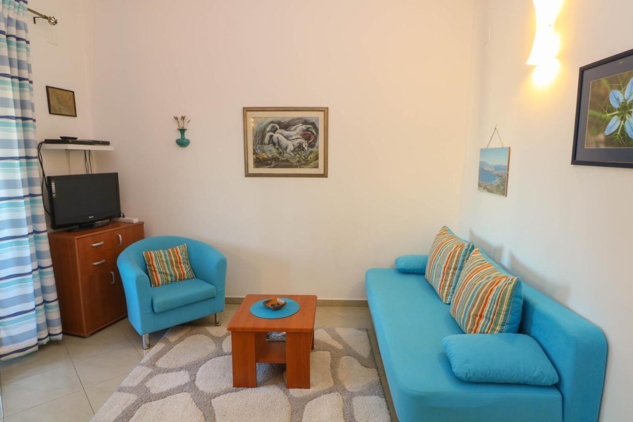 באסקה Apartments Blue And Green With Balcony מראה חיצוני תמונה