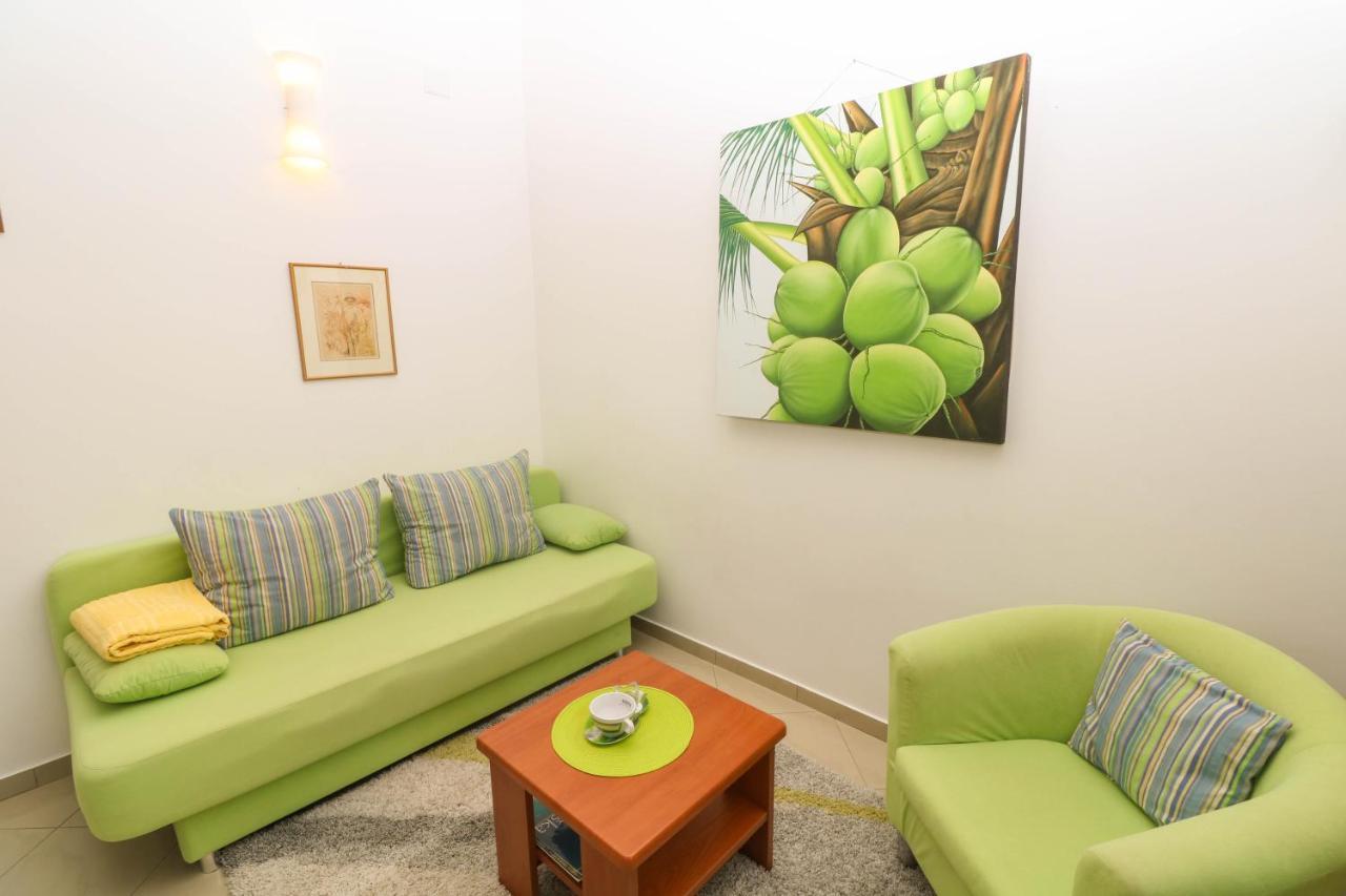 באסקה Apartments Blue And Green With Balcony מראה חיצוני תמונה