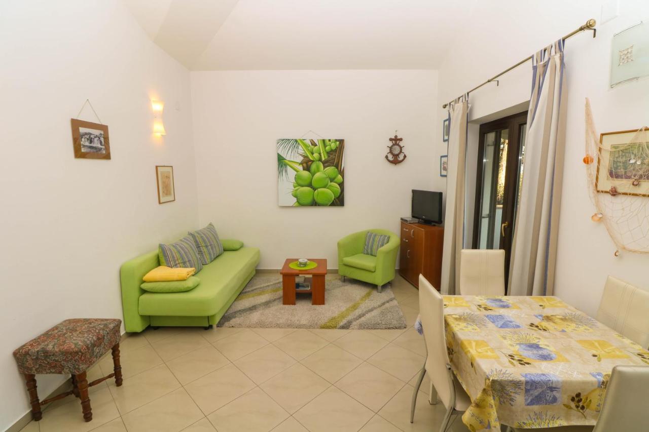 באסקה Apartments Blue And Green With Balcony מראה חיצוני תמונה