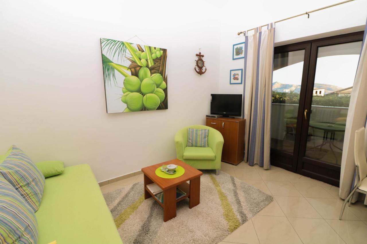 באסקה Apartments Blue And Green With Balcony מראה חיצוני תמונה