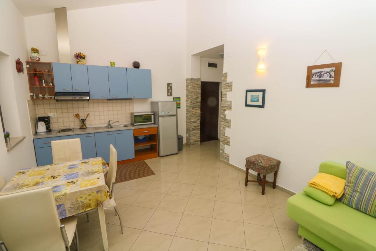 באסקה Apartments Blue And Green With Balcony מראה חיצוני תמונה